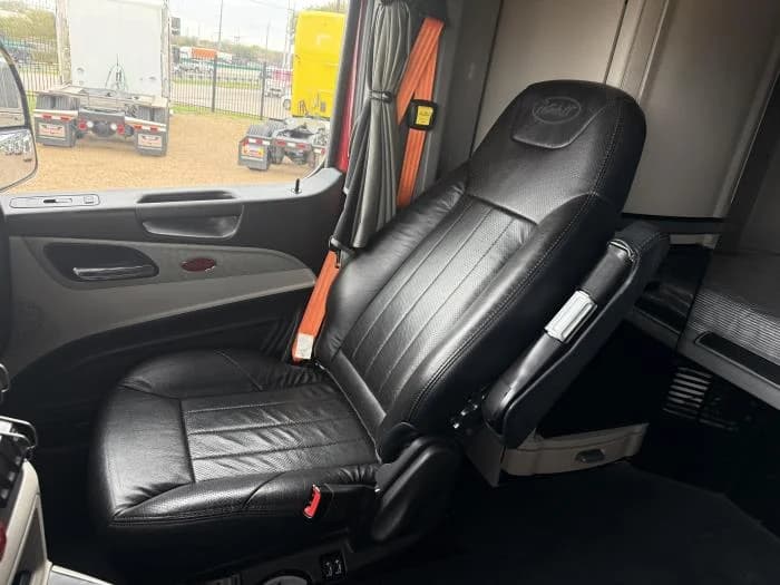 2023 Peterbilt 579 — photo 11