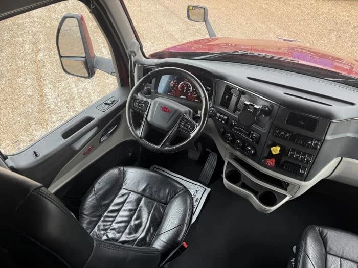 2023 Peterbilt 579 — photo 22