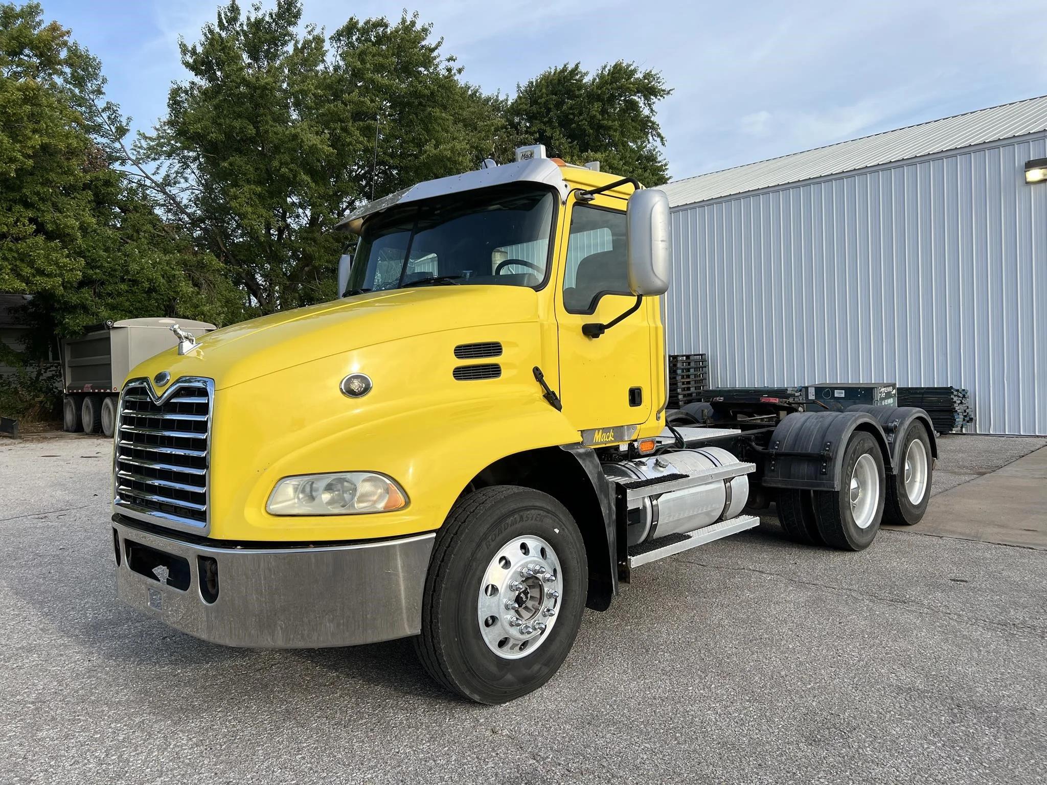 2006 Mack 