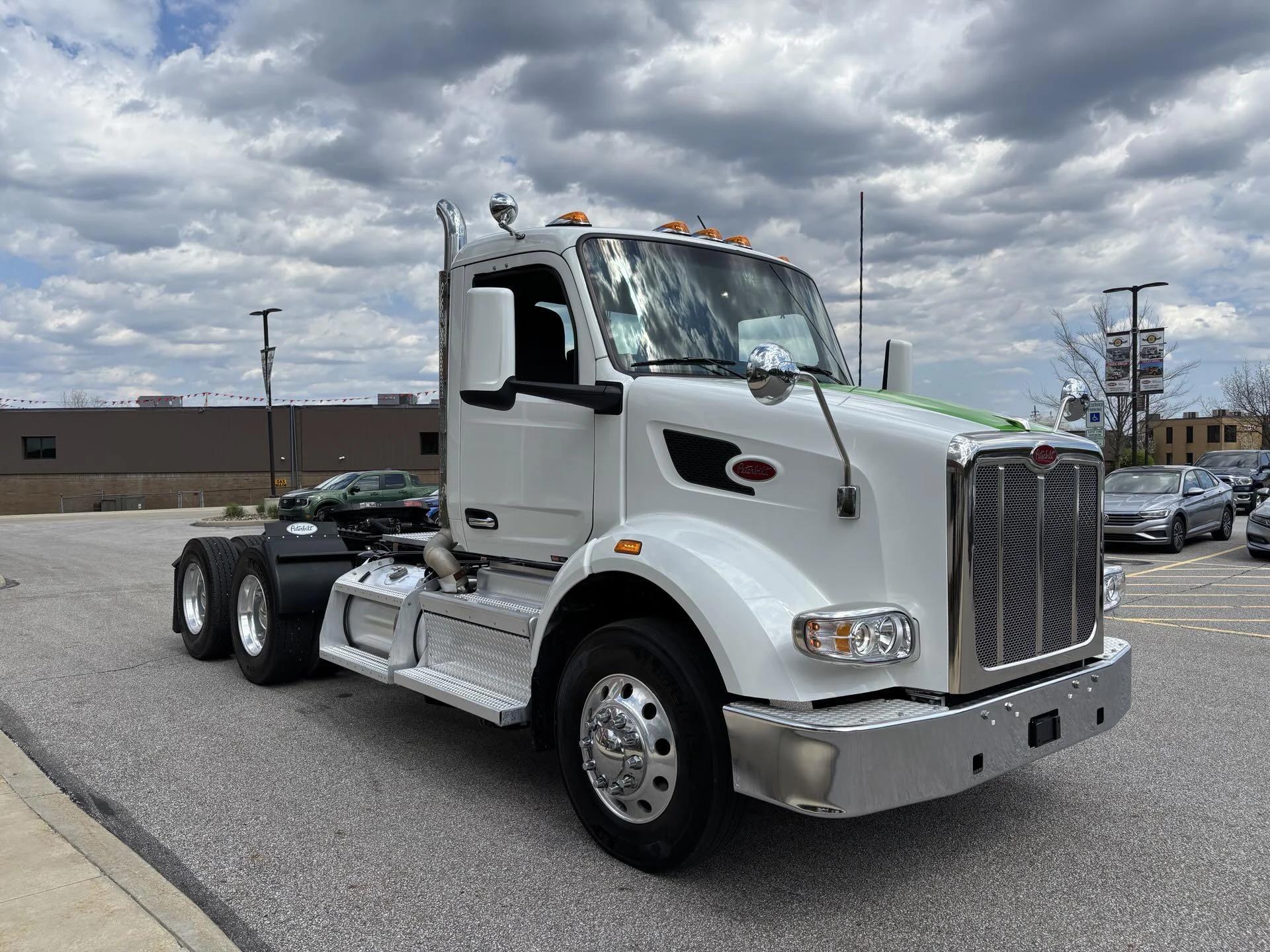2025 Peterbilt 567 in Broadview Hts, OH