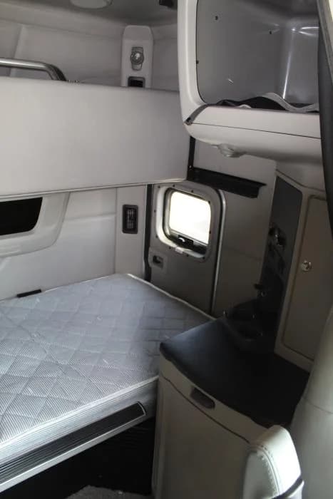 2023 Peterbilt 579 — photo 16