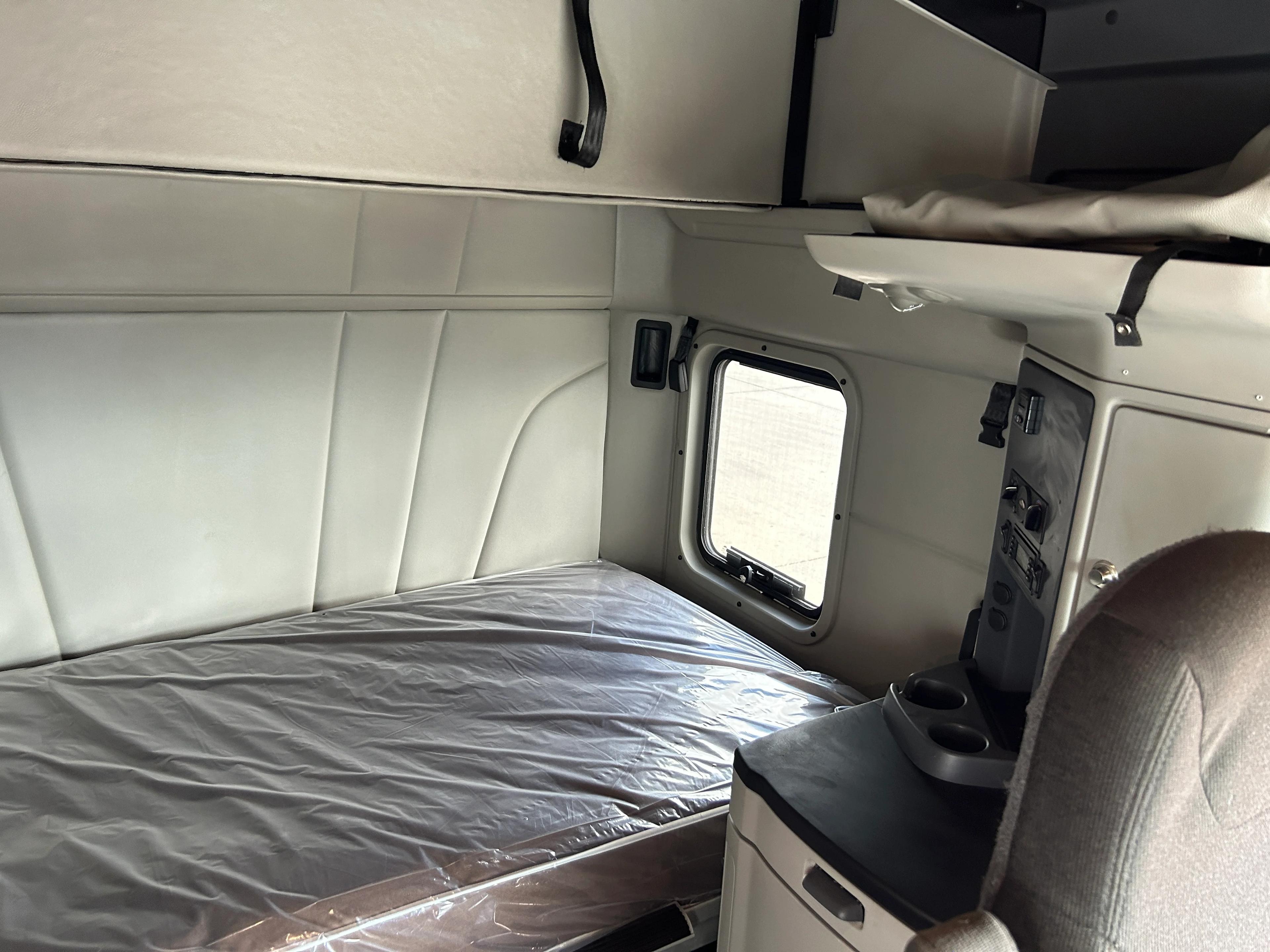 2021 Peterbilt 579 in Joplin, MO — photo 15