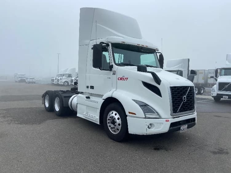 2021 Volvo VNR 640