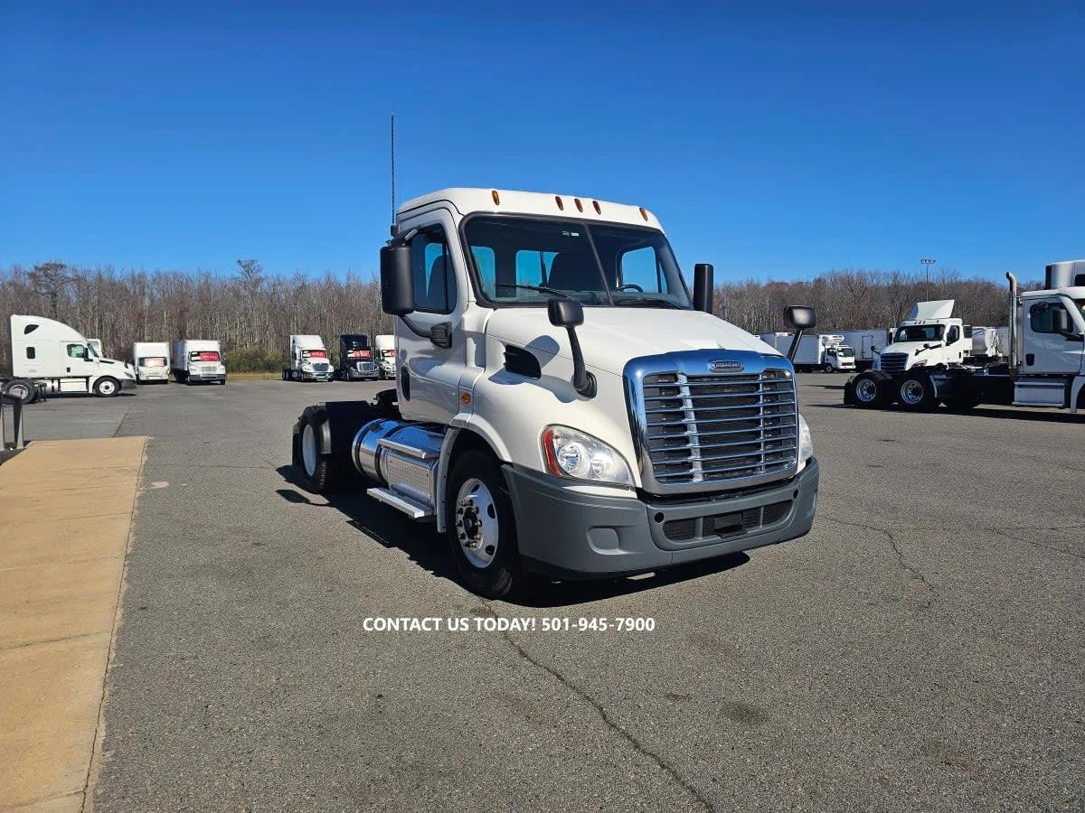 2019 Freightliner Cascadia in North Little Rock, AR — photo 3
