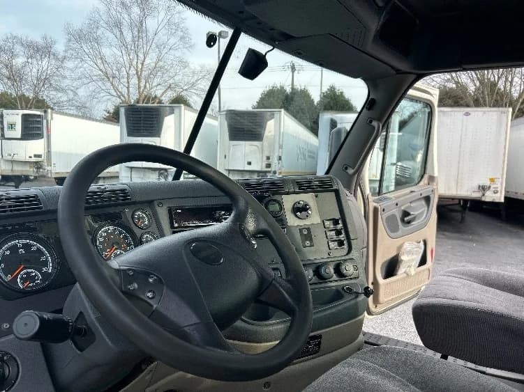 2019 Freightliner Cascadia in Atlanta (Forest Park), GA — photo 10