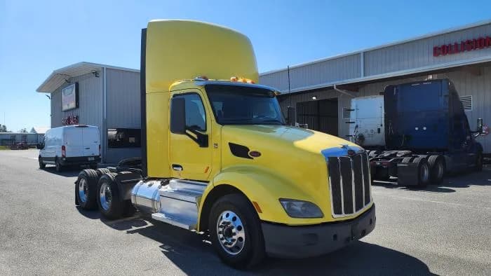 2021 Peterbilt 579 in Jacksonville, FL — photo 4