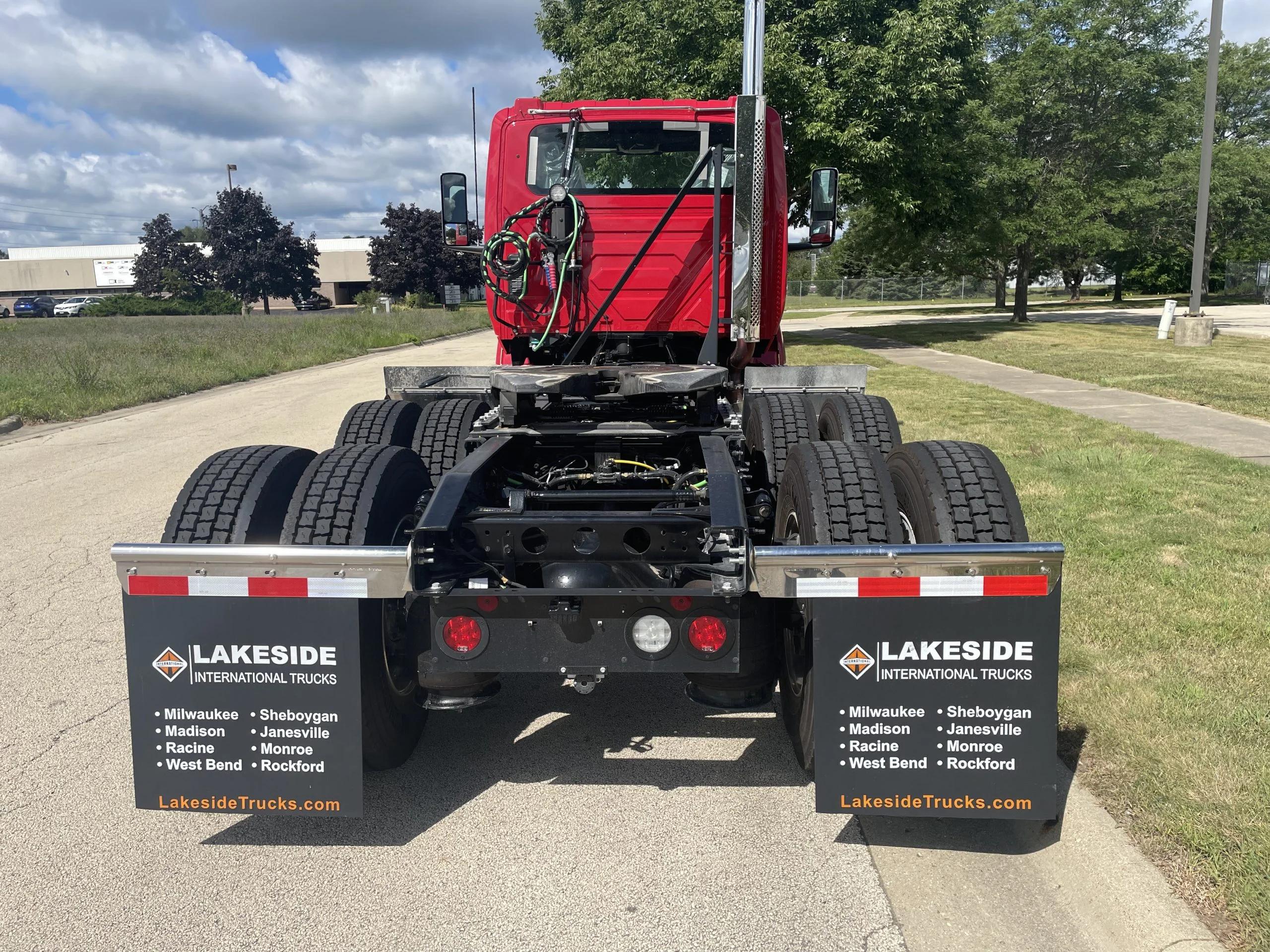 2025 International LT — photo 5