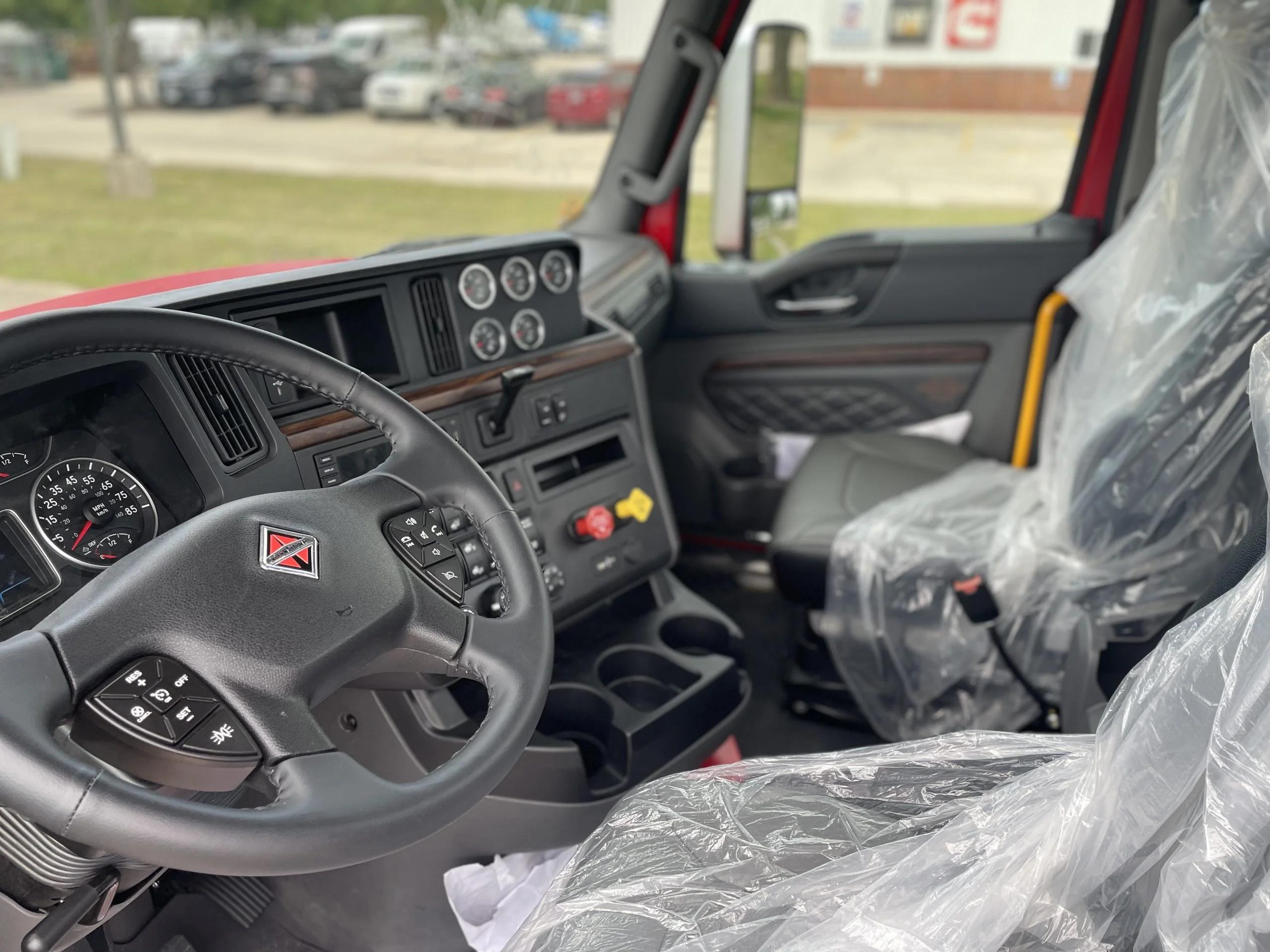 2025 International LT — photo 6