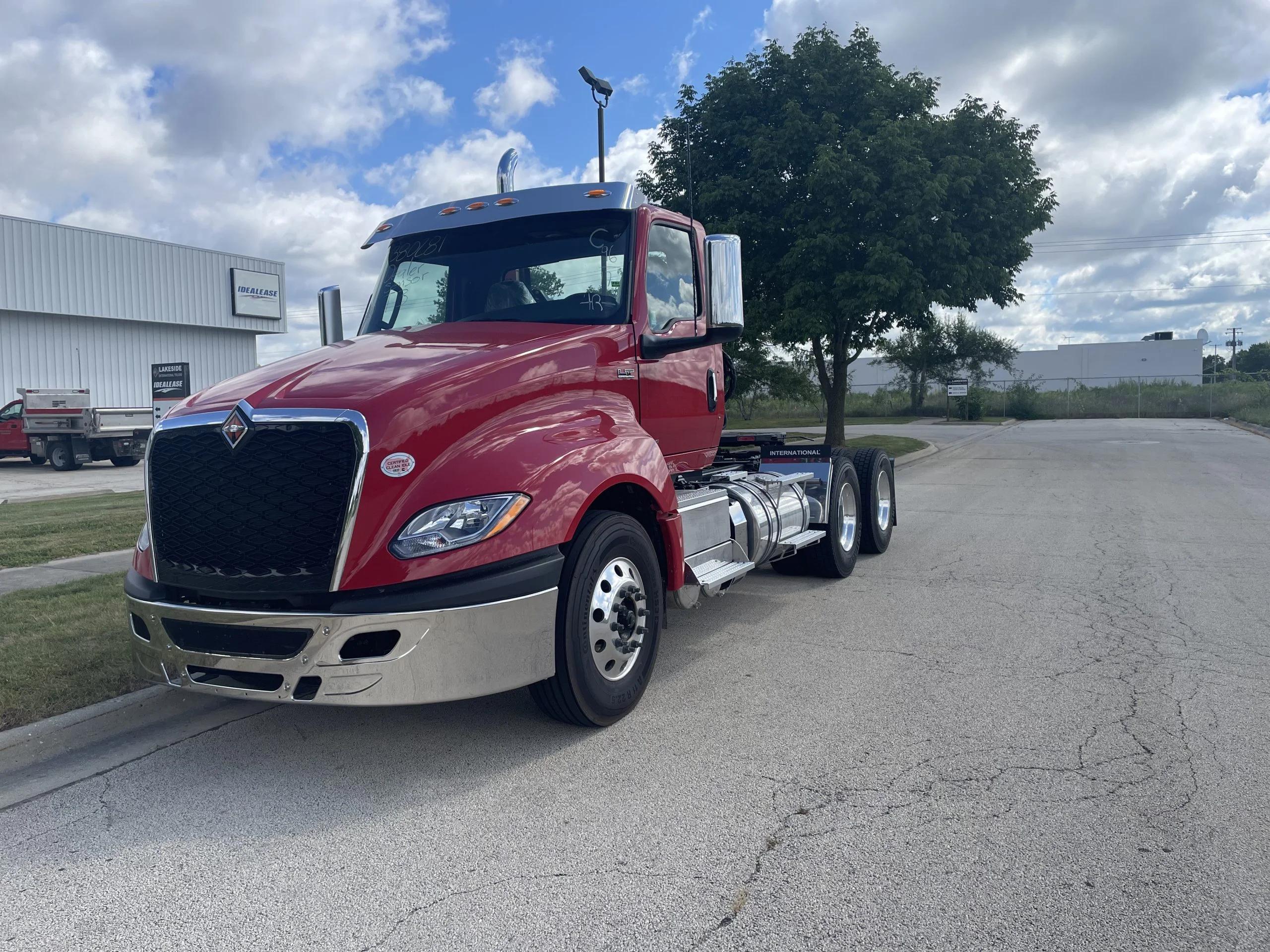 2025 International LT — photo 3