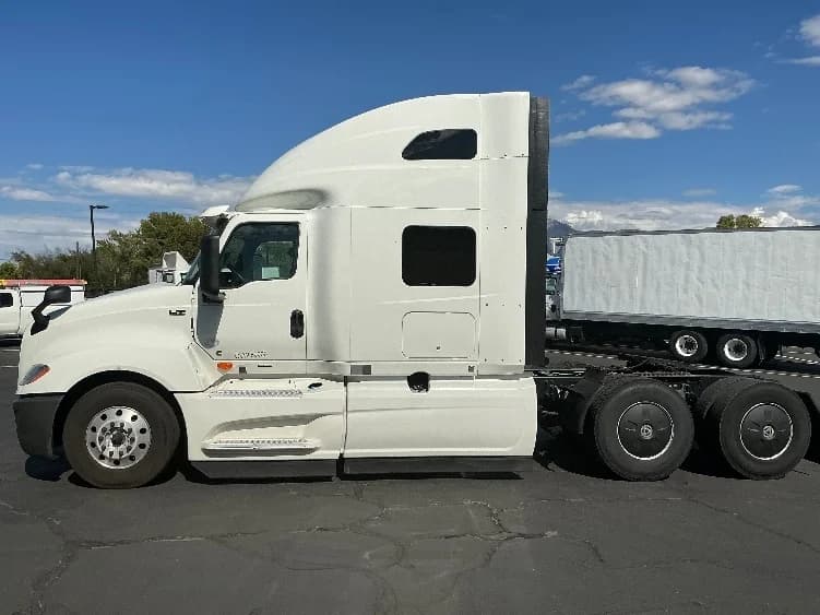 2022 International LT in Ogden, UT — photo 4
