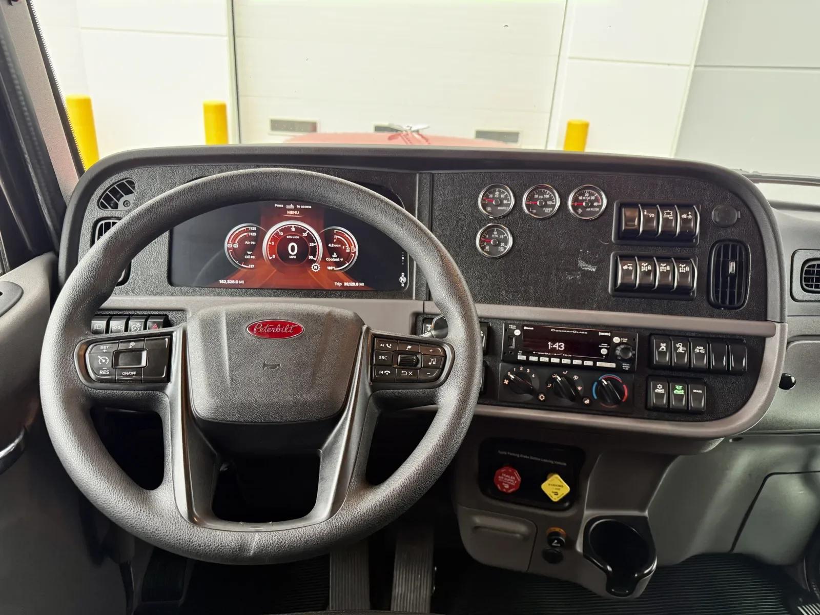 2024 Peterbilt 389 in New Lenox, IL — photo 16