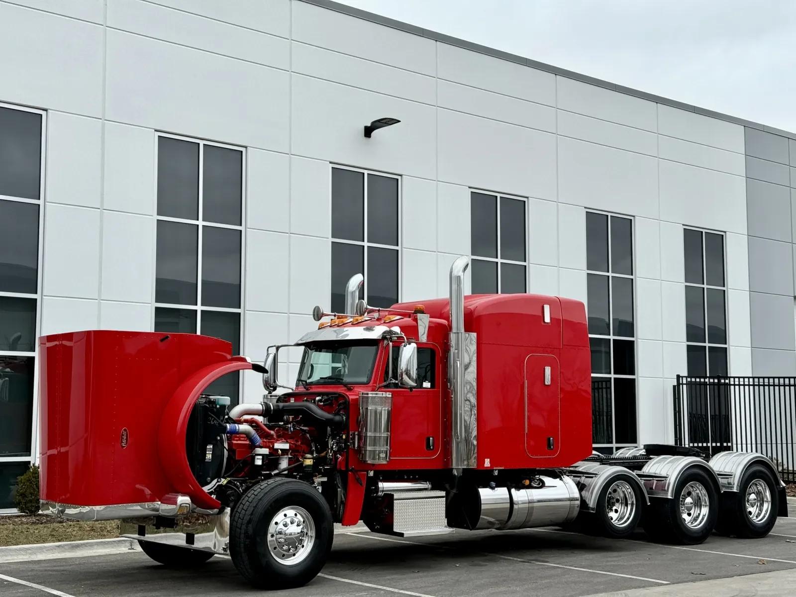 2024 Peterbilt 389 in New Lenox, IL — photo 10