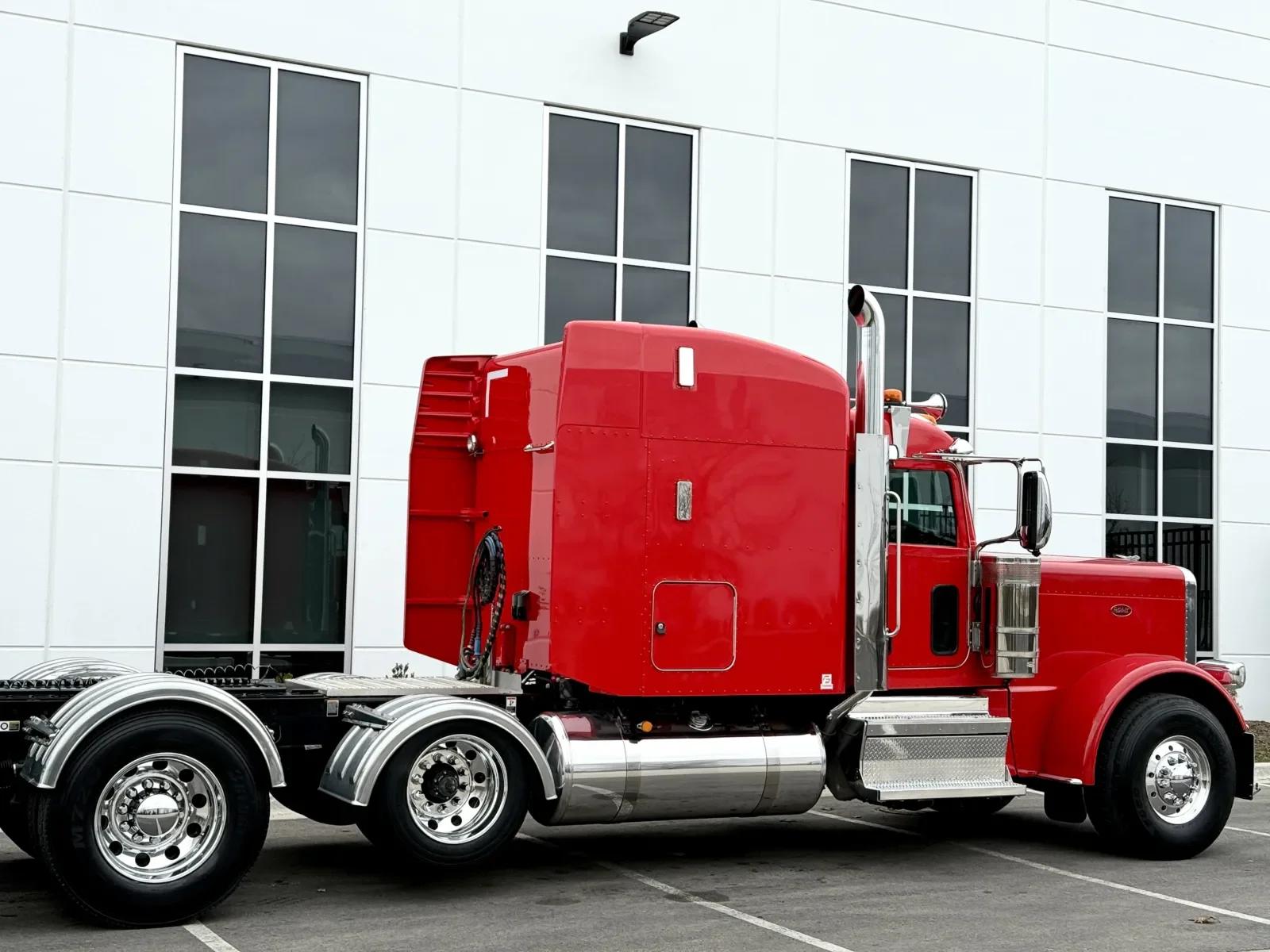 2024 Peterbilt 389 in New Lenox, IL — photo 7