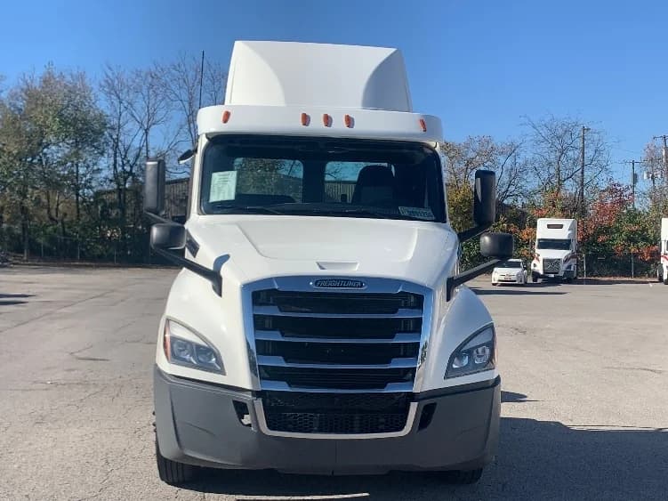 2020 Freightliner Cascadia in Nashville (Mount Juliet), TN — photo 2