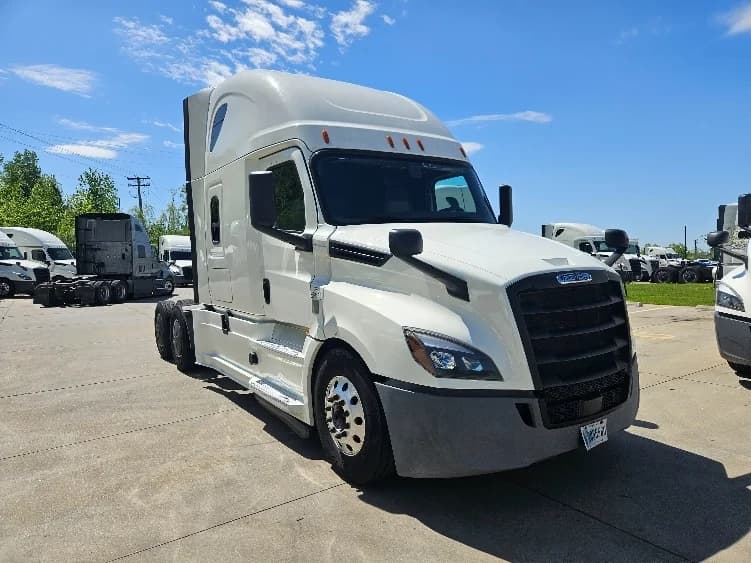 2020 Freightliner Cascadia in Moberly, MO