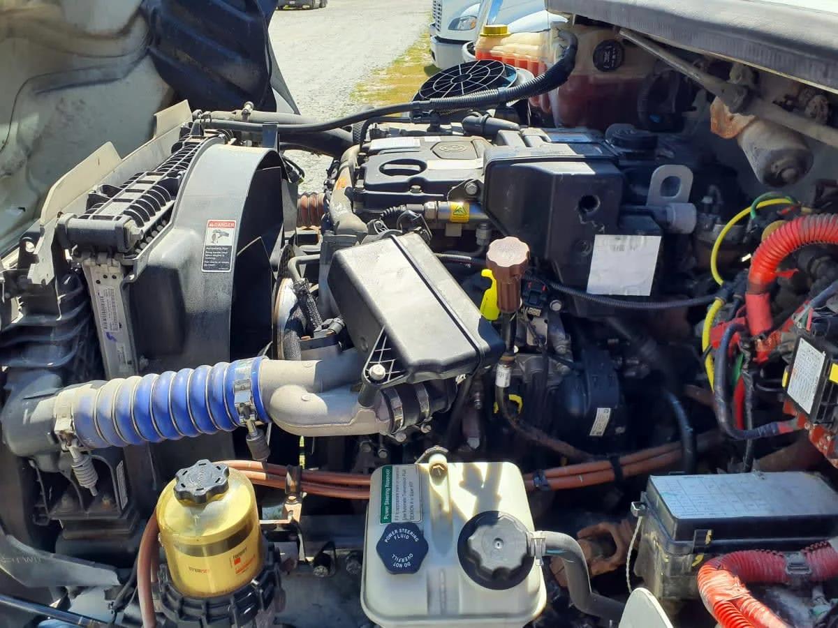 2020 Freightliner M2 106 in Indianapolis, IN — photo 10