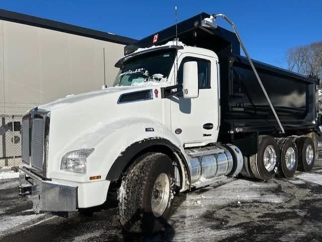 2025 Kenworth T880
