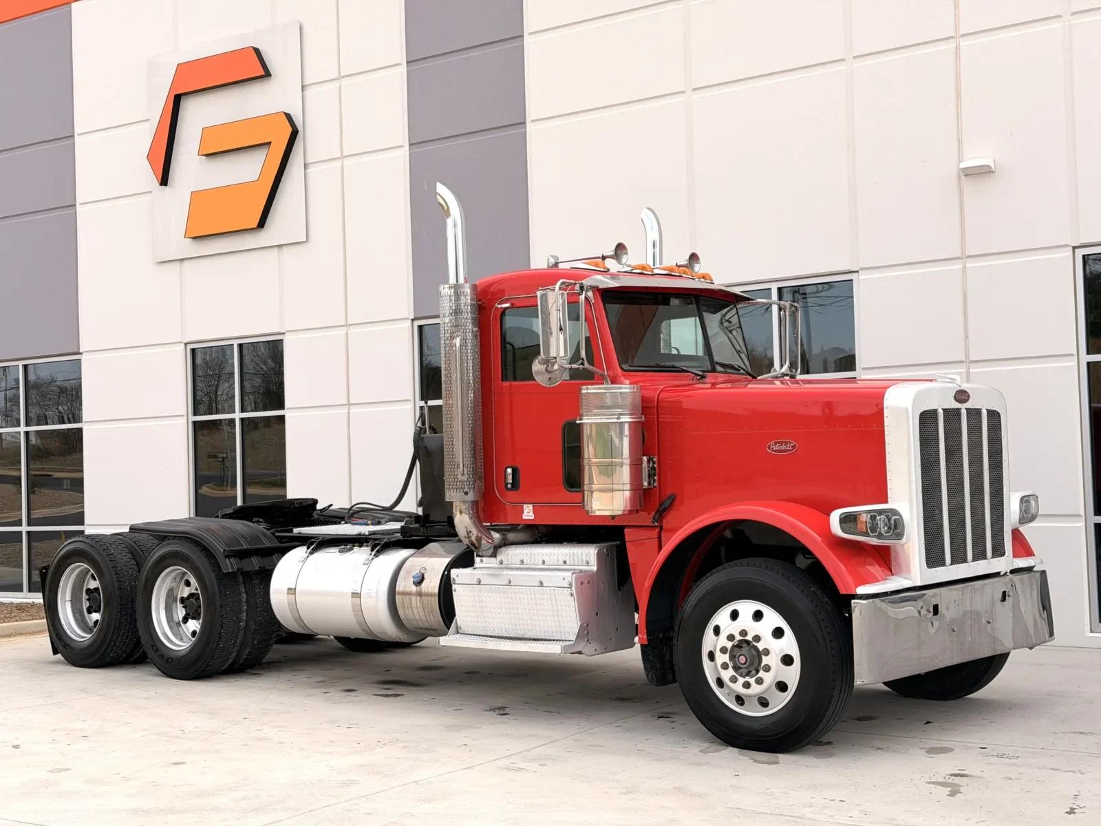 2017 Peterbilt 389