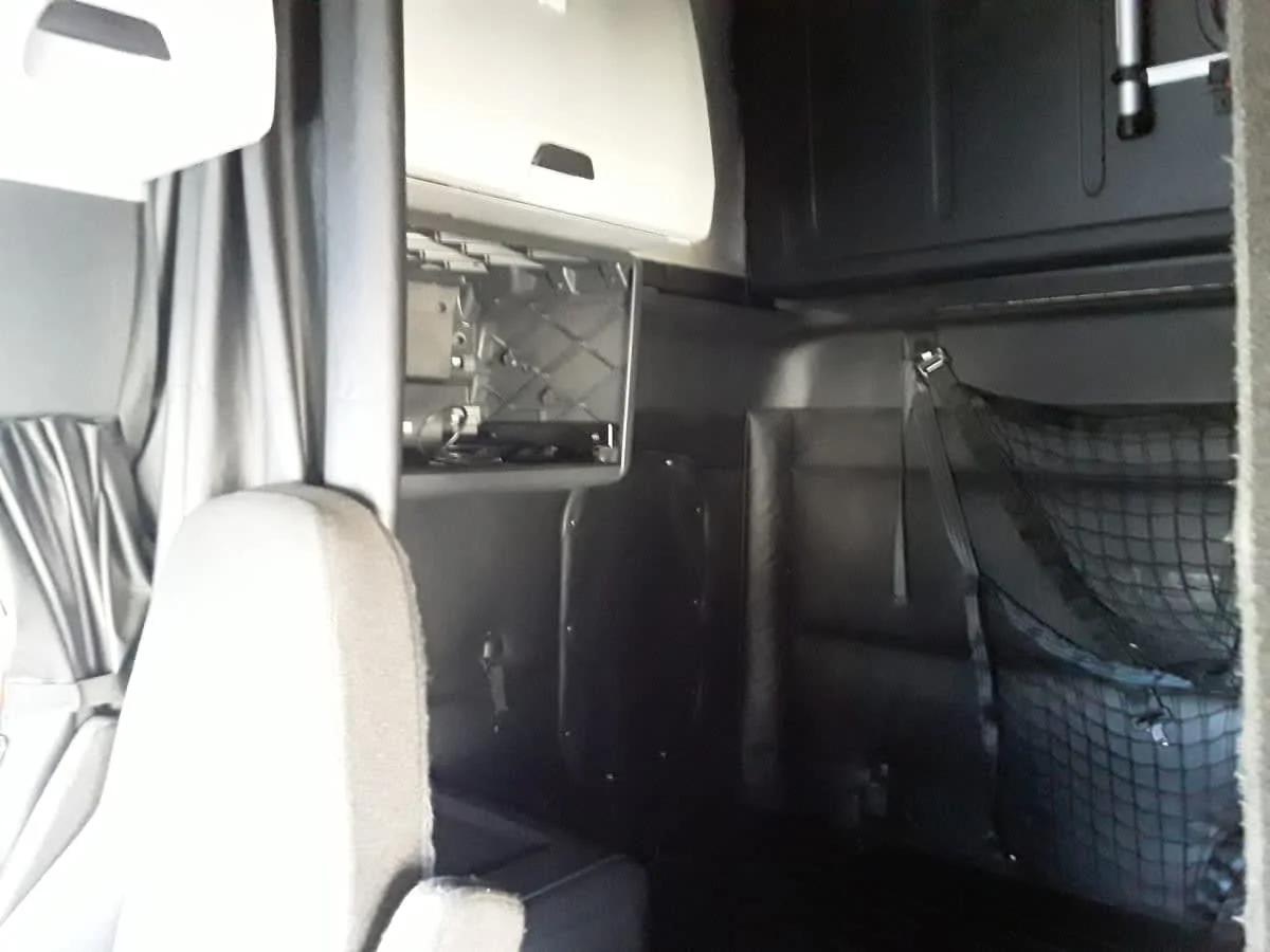 2023 Freightliner Cascadia in Allentown, PA — photo 11