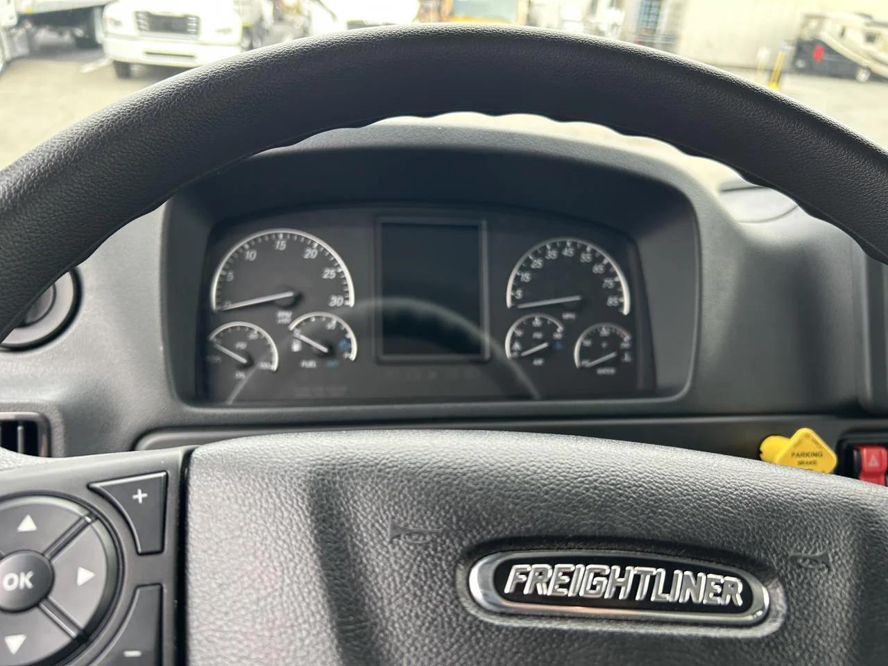 2025 Freightliner M2 106 in Mount Vernon, WA — photo 12