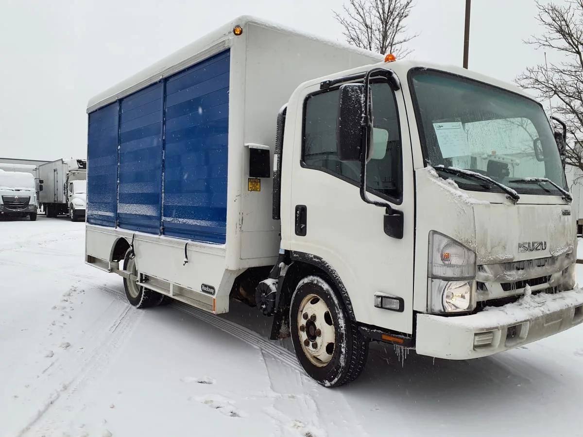 2016 Isuzu NRR in Bolingbrook, IL — photo 3