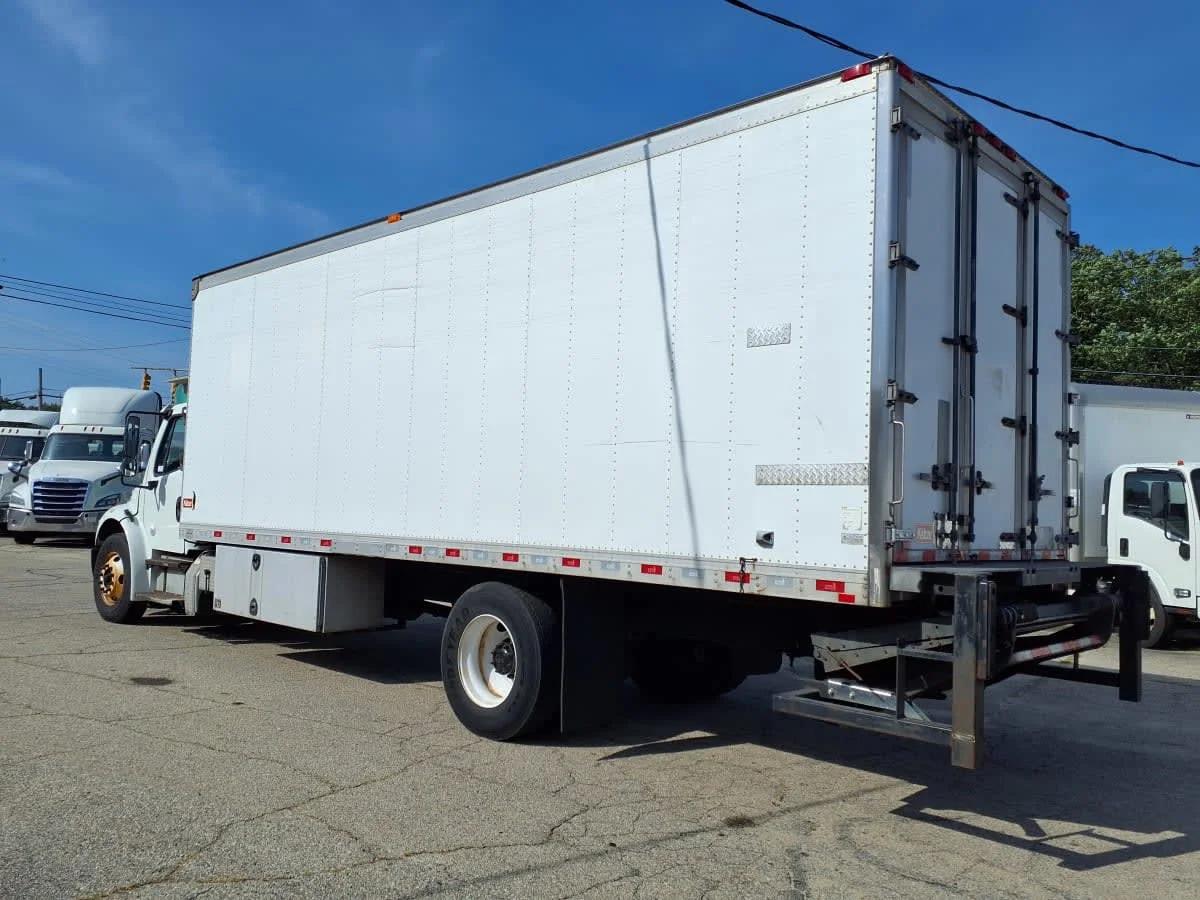 2017 Freightliner M2 106 in Warwick, RI — photo 6