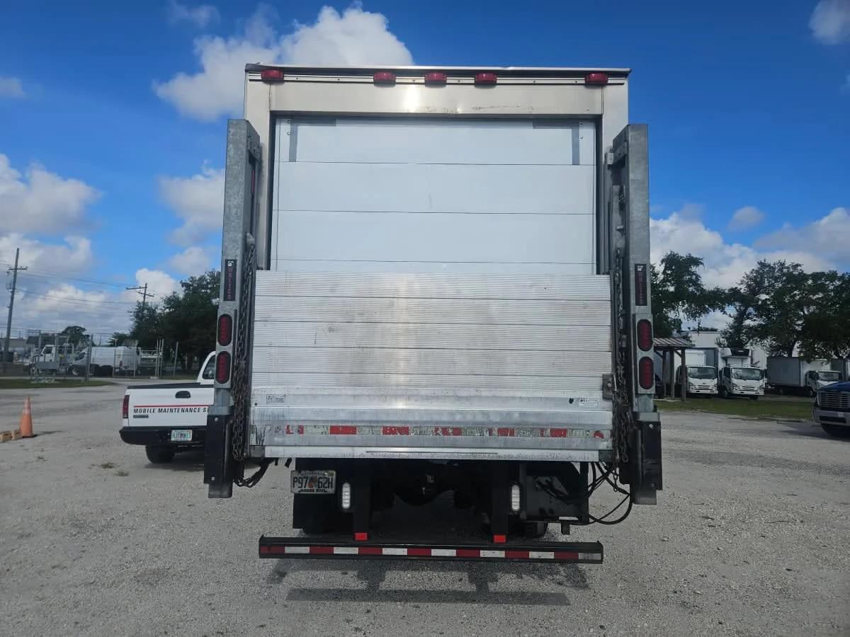 2019 Freightliner M2 106 in Orlando, FL — photo 5