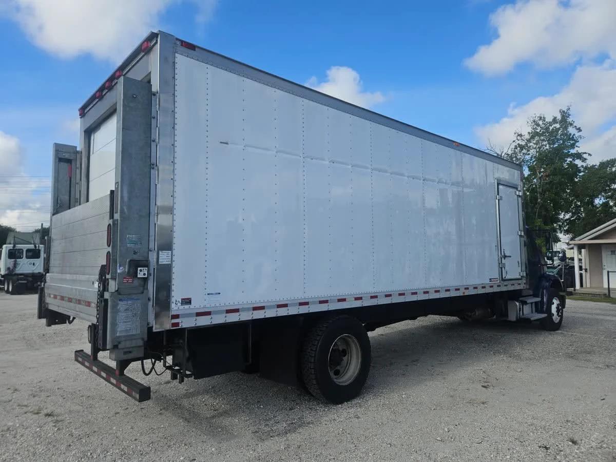 2019 Freightliner M2 106 in Orlando, FL — photo 4