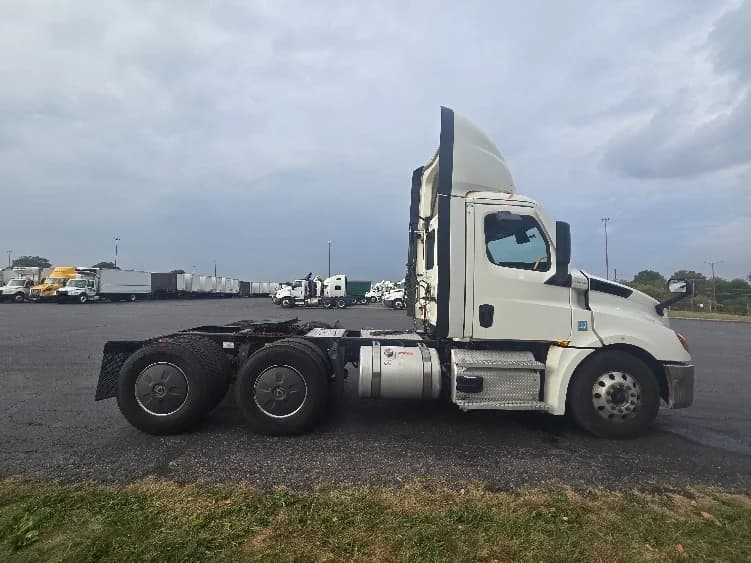 2020 Freightliner Cascadia in White Deer, PA — photo 8