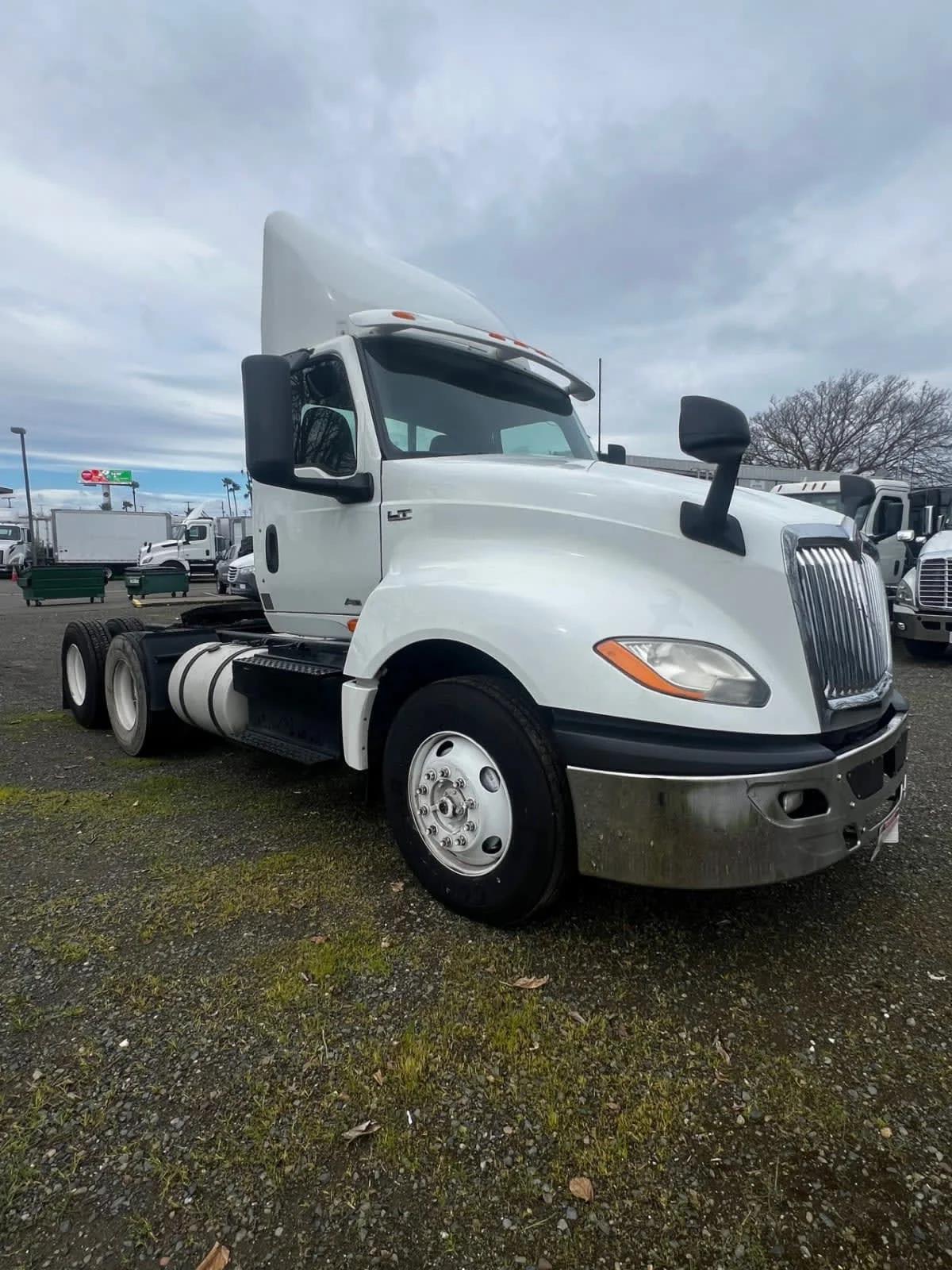 2018 International LT in West Sacramento, CA — photo 3