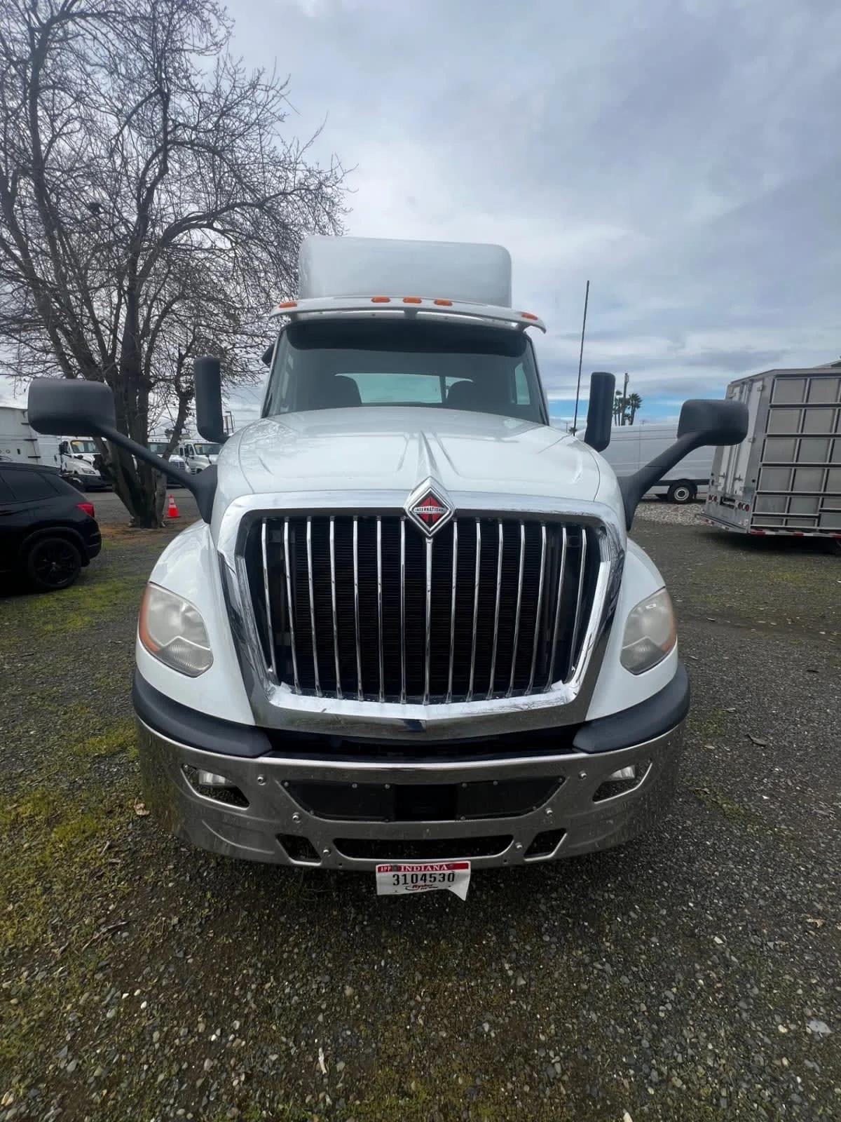 2018 International LT in West Sacramento, CA — photo 2