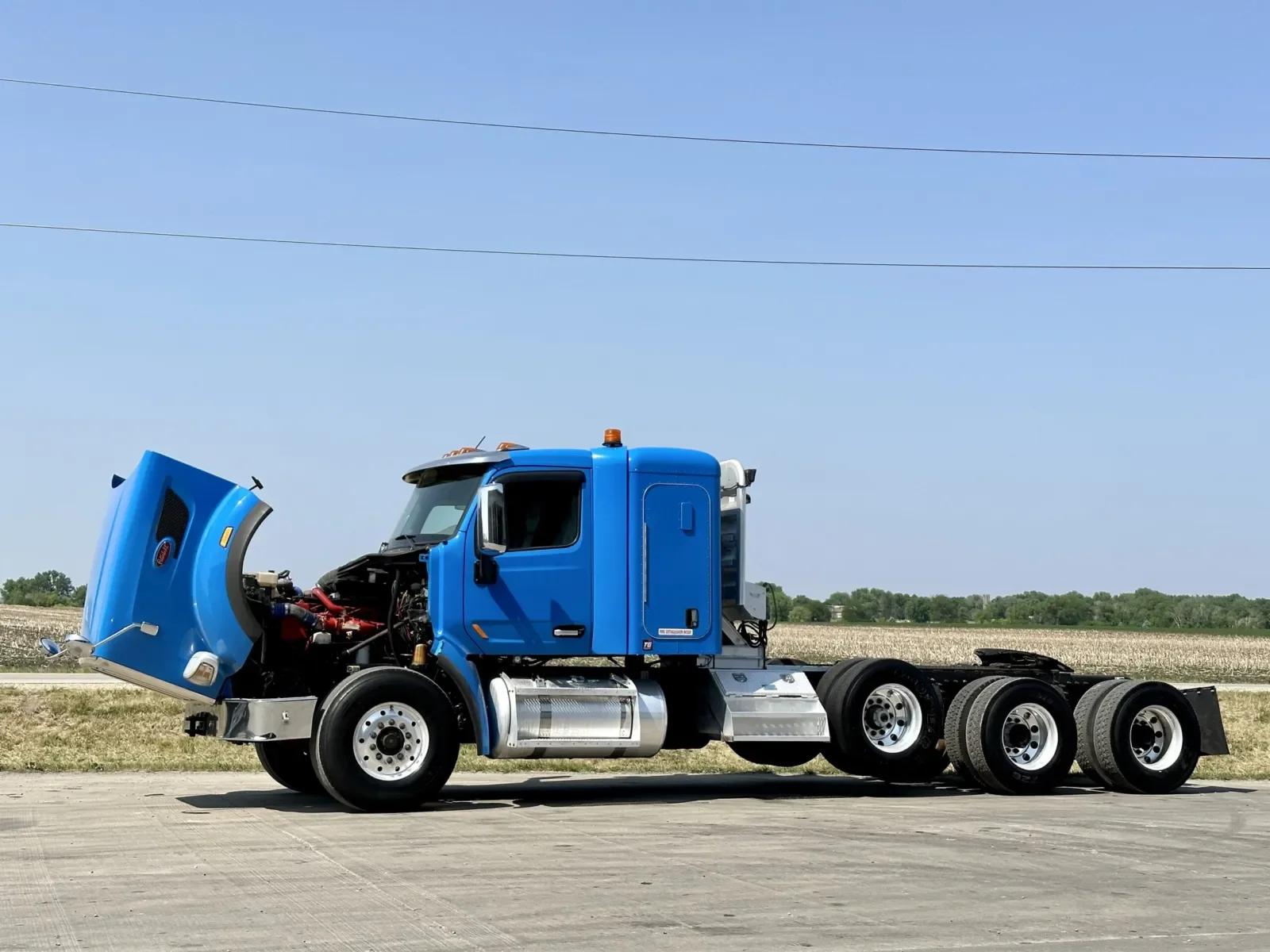2016 Peterbilt 567 in New Lenox, IL — photo 10