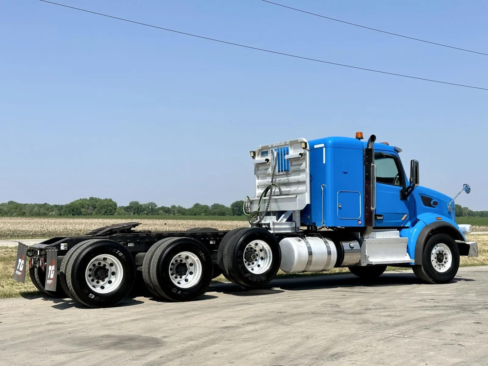 2016 Peterbilt 567 in New Lenox, IL — photo 5
