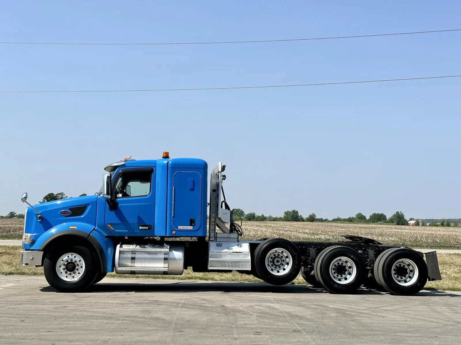 2016 Peterbilt 567 in New Lenox, IL — photo 4