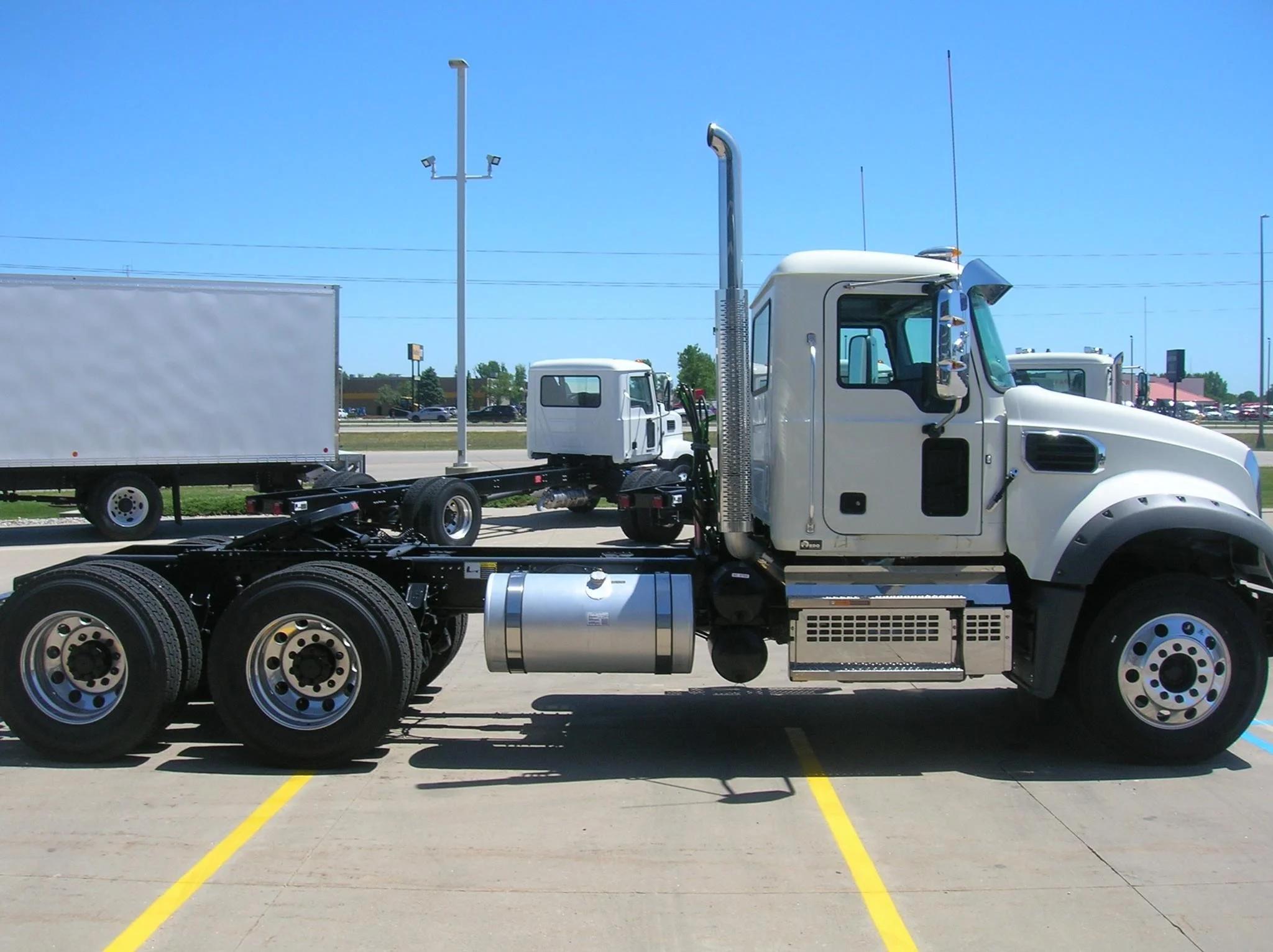 2026 Mack — photo 4
