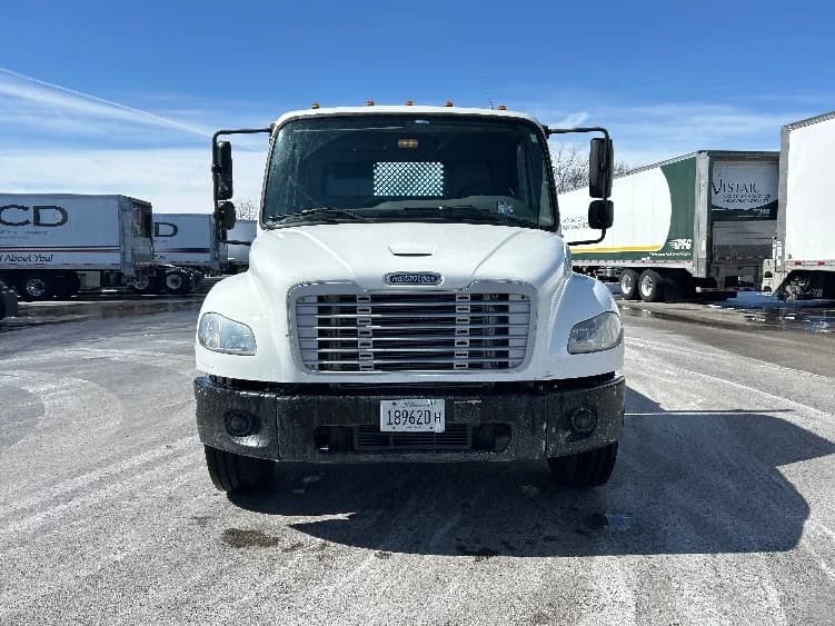2018 Freightliner M2 106 in La Porte, IN — photo 2