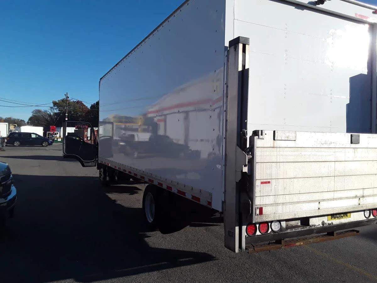 2020 Isuzu NRR in Salisbury, MA — photo 4