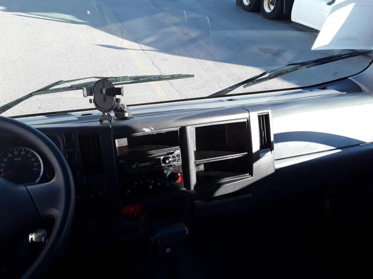 2020 Isuzu NRR in Salisbury, MA — photo 13