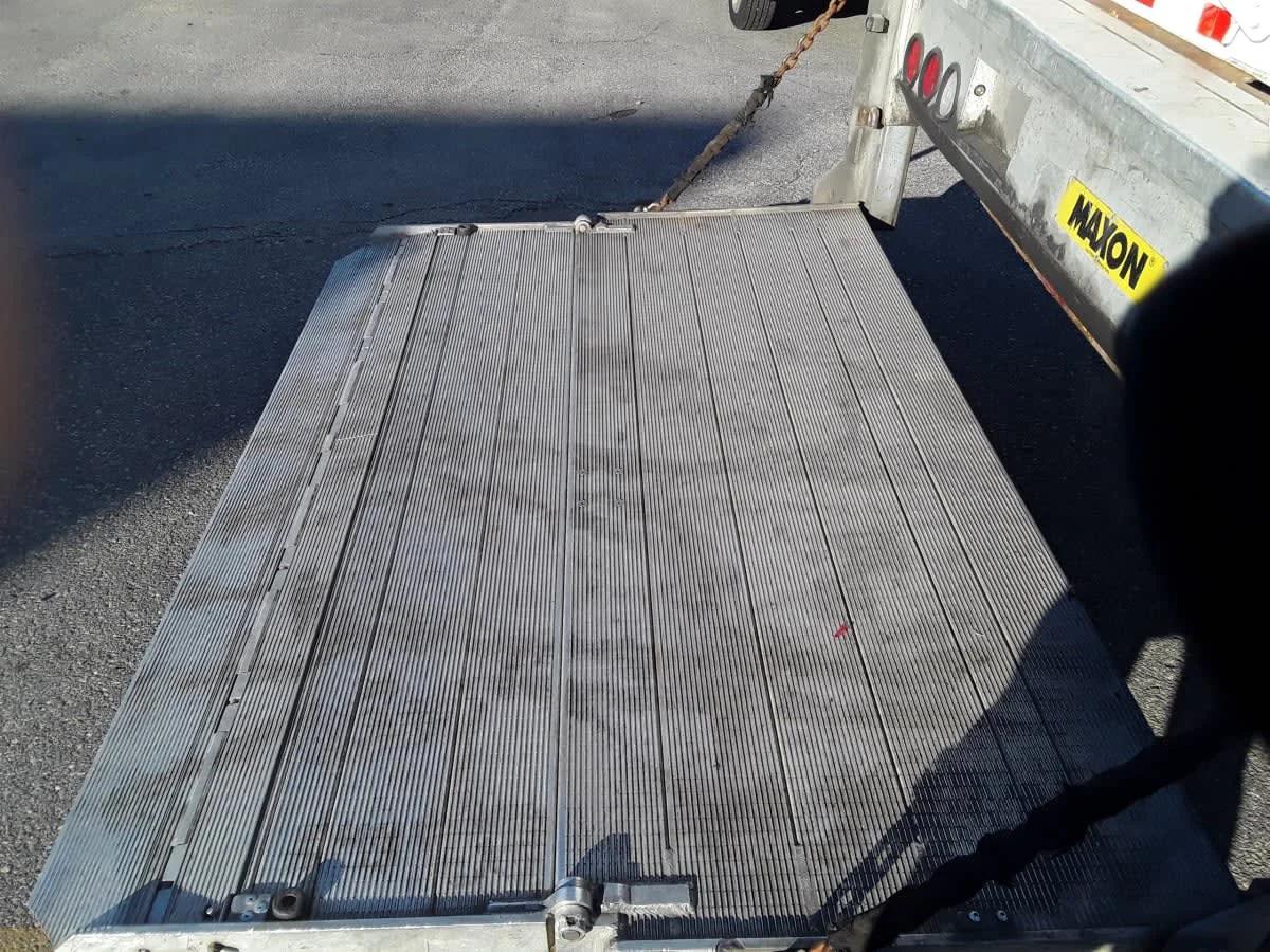 2020 Isuzu NRR in Salisbury, MA — photo 11