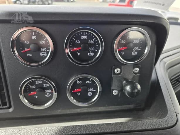 2024 International LT in MN — photo 17