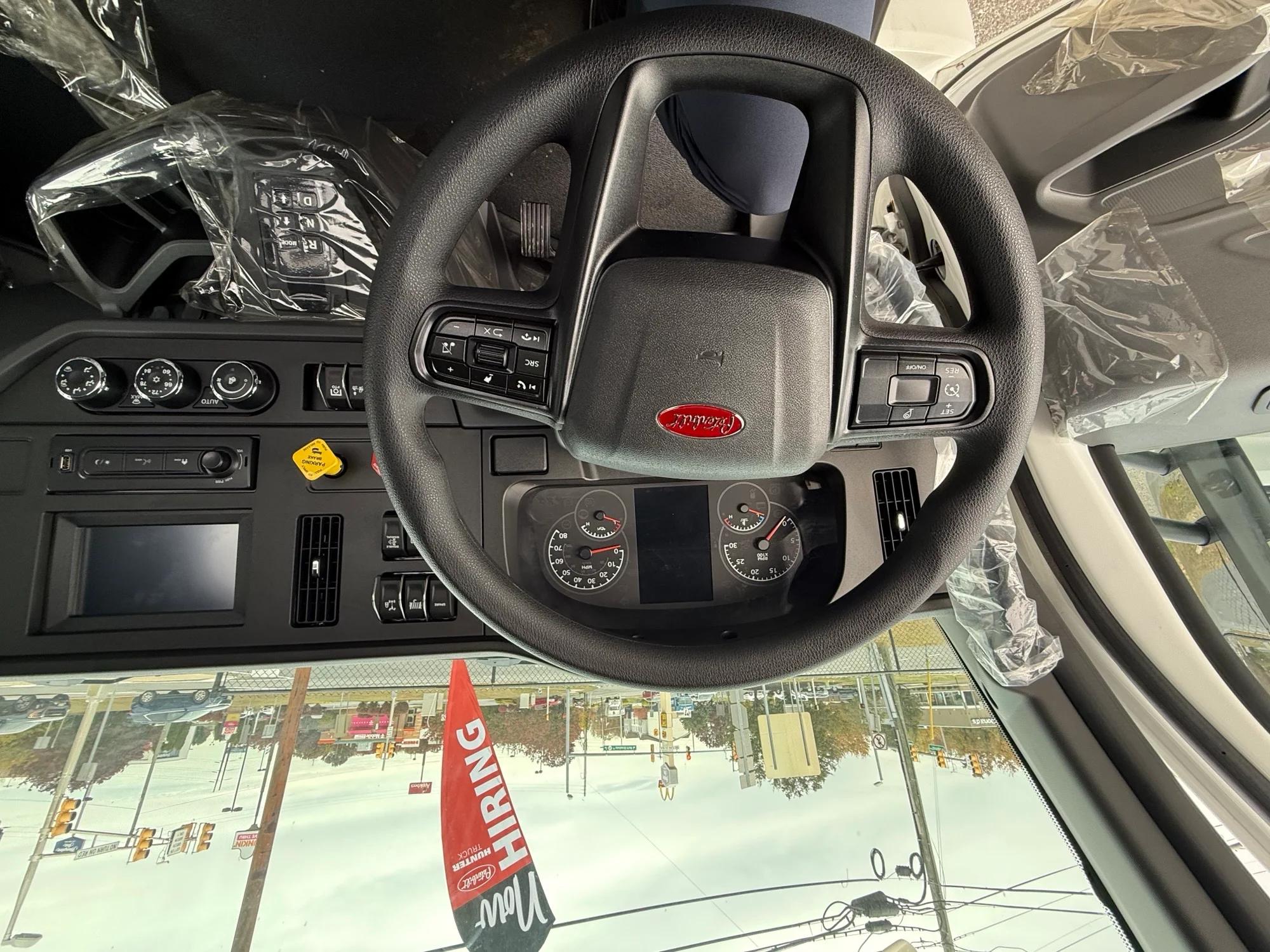 2025 Peterbilt 536 in CLARKSBURG, WV — photo 7
