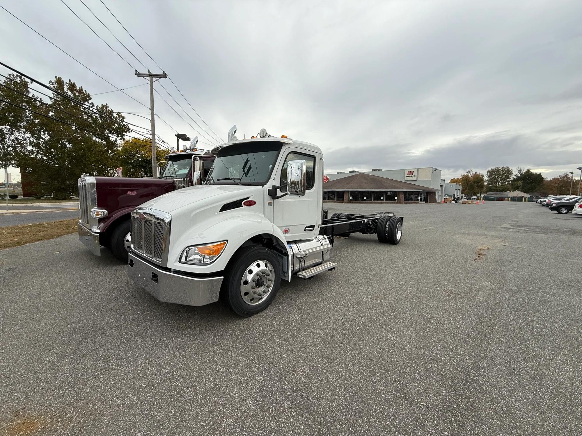 2025 Peterbilt 536