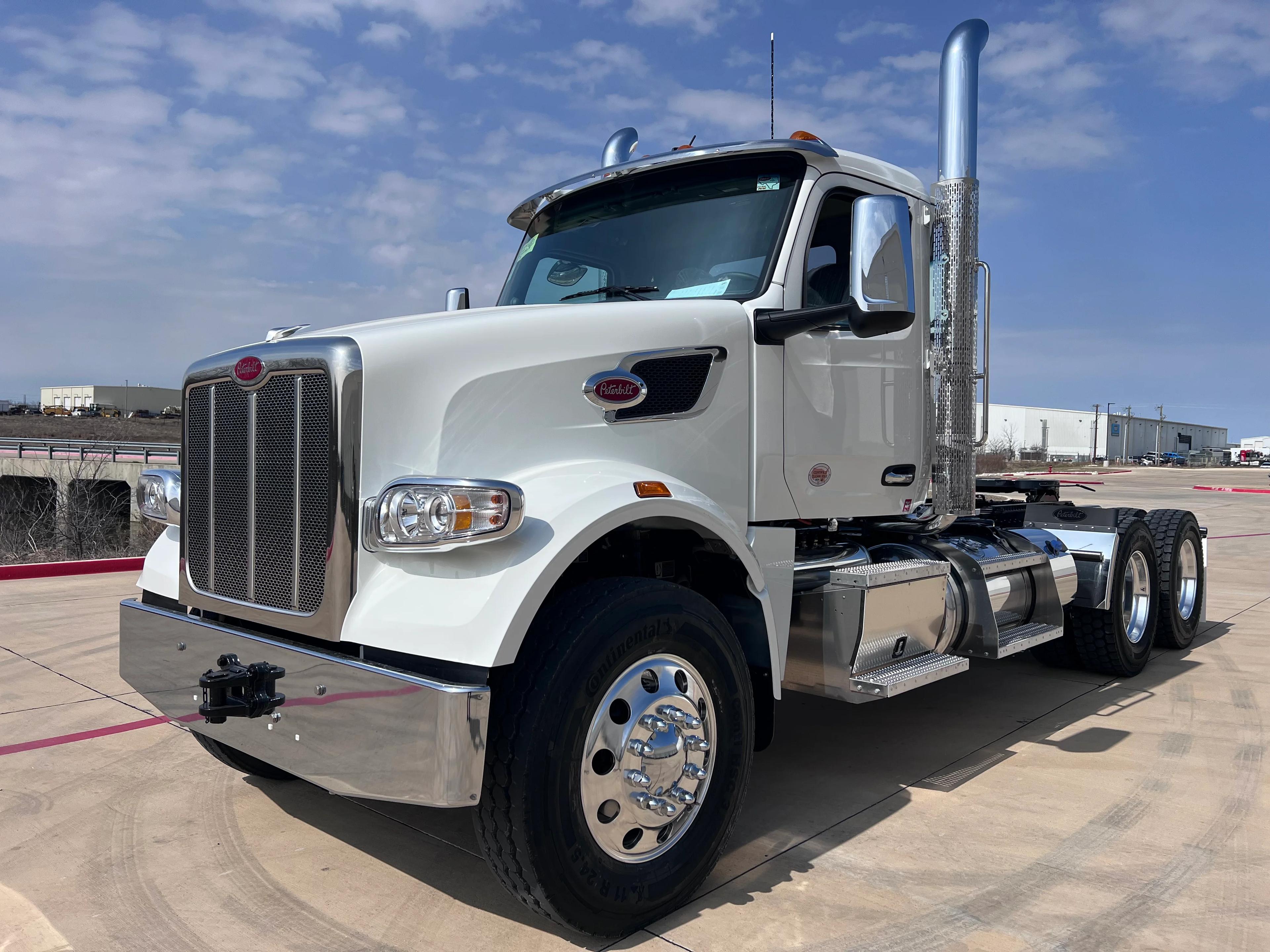 2027 Peterbilt 567