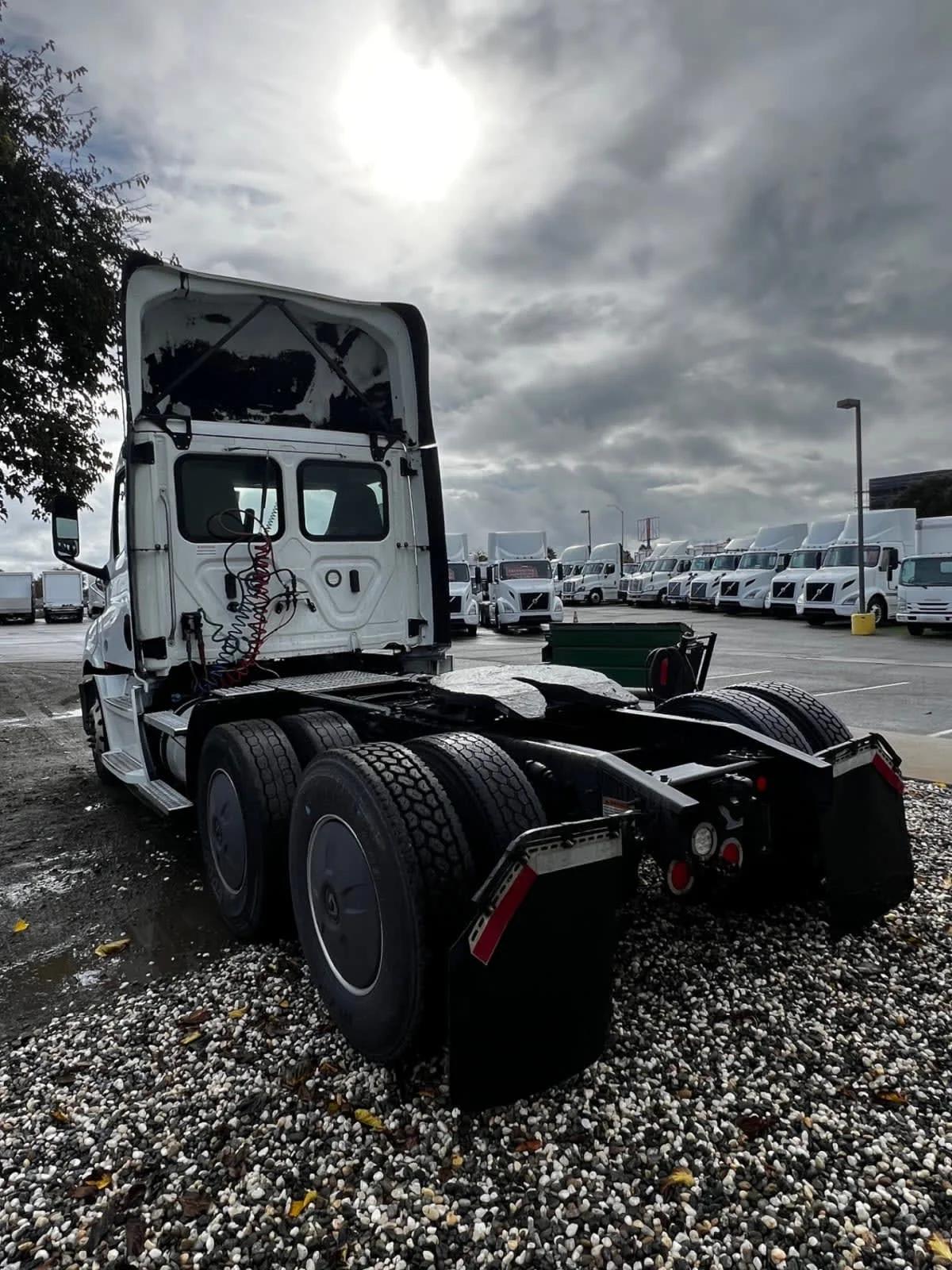 2019 Freightliner Cascadia in West Sacramento, CA — photo 6