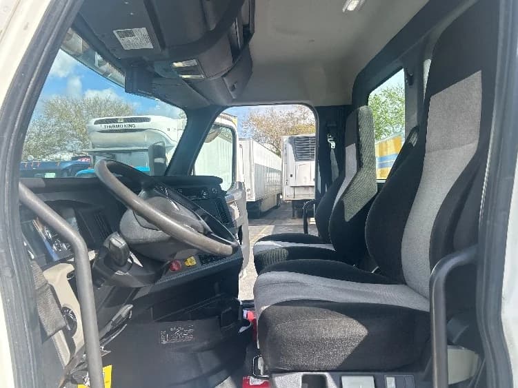 2019 Freightliner Cascadia in Medley, FL — photo 10