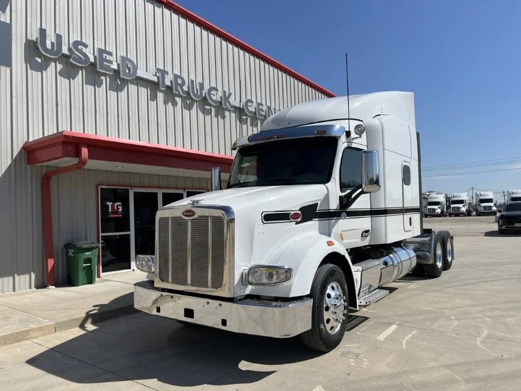 2022 Peterbilt 567 in Springfield, MO