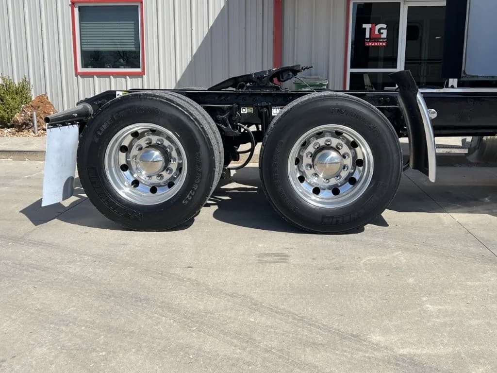 2022 Peterbilt 567 in Springfield, MO — photo 7