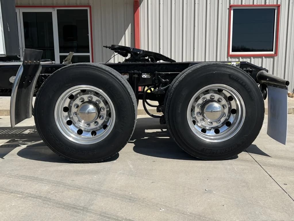 2022 Peterbilt 567 in Springfield, MO — photo 10