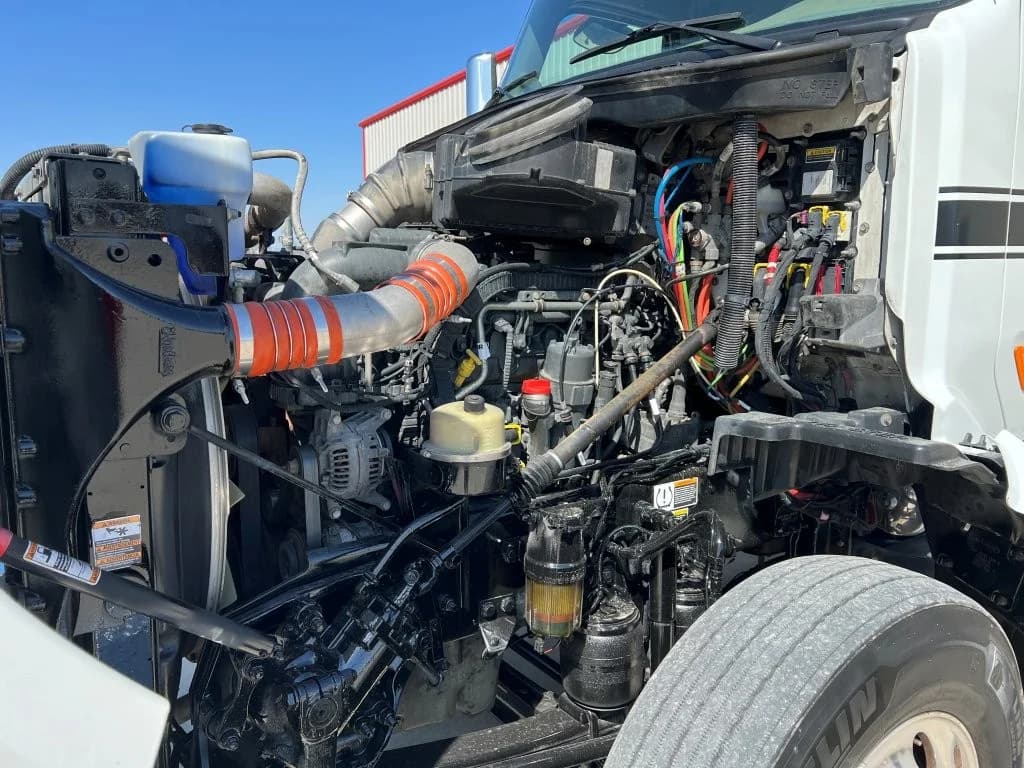 2022 Peterbilt 567 in Springfield, MO — photo 9