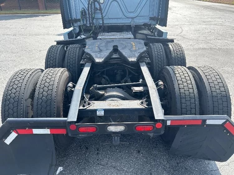 2022 Freightliner Cascadia in Duluth, GA — photo 6